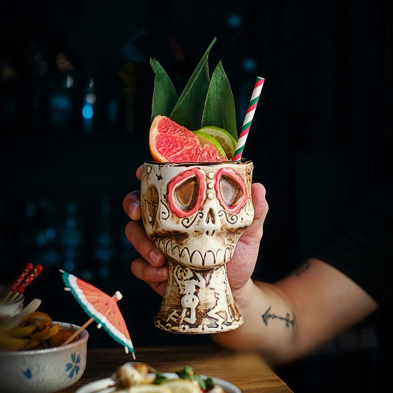 Taza de Cerámica con Calavera  - Wine With Beer Mix reseña y precio